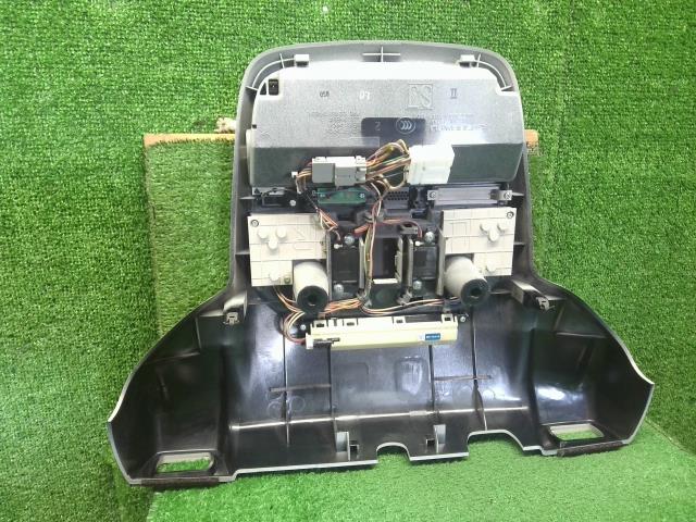 【中古】フォレスター 5AA-SKE ルームランプ　  自社品番250709 M4Y