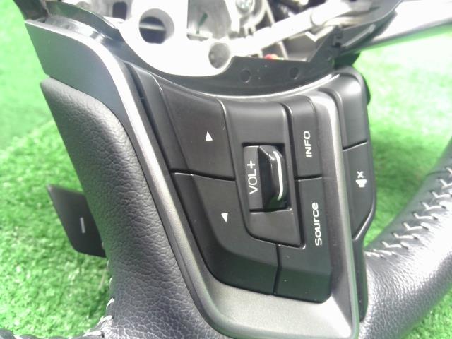 【中古】フォレスター 5AA-SKE ステアリングホイール ハンドル  自社品番250709 M4Y