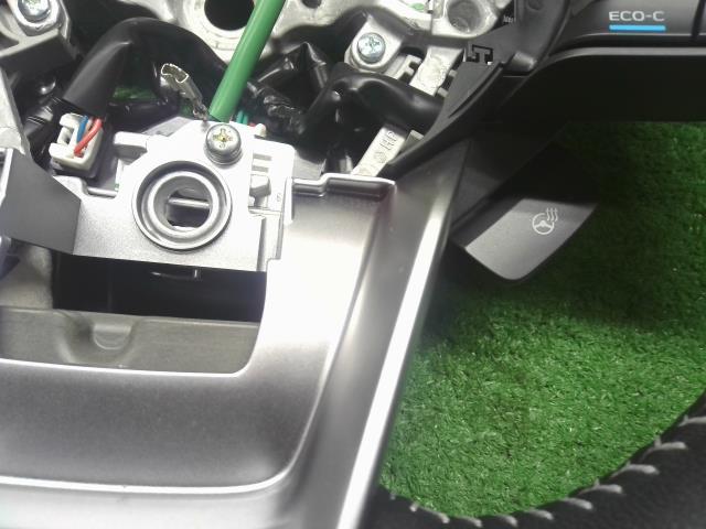 【中古】フォレスター 5AA-SKE ステアリングホイール ハンドル  自社品番250709 M4Y