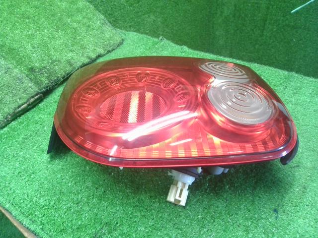 【中古】ラパン DBA-HE22S 左テールランプ　ブレーキランプ　 35670-85K10 自社品番250713 ZGF