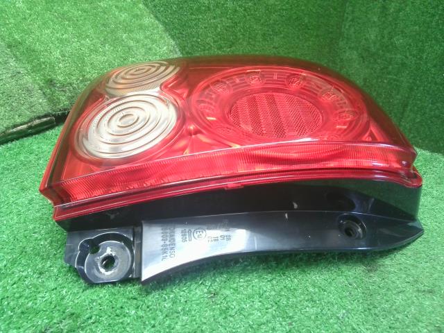【中古】ラパン DBA-HE22S 左テールランプ　ブレーキランプ　 35670-85K10 自社品番250713 ZGF
