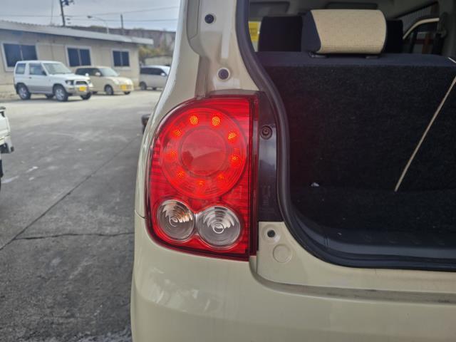 【中古】ラパン DBA-HE22S 左テールランプ　ブレーキランプ　 35670-85K10 自社品番250713 ZGF