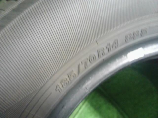 【中古】No1　サマー　夏　タイヤ　25年製　185/70R14　ヨコハマ　ＢｌｕＥａｒｔｈ－Ｅｓ　ＥＳ３２　ノート　外し  自社品番250717 K23