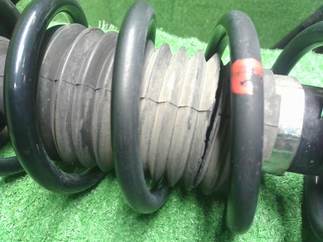 【中古】ムーヴコンテ DBA-L585S 右　フロント　ストラット　サスペンション　  自社品番250720 W24