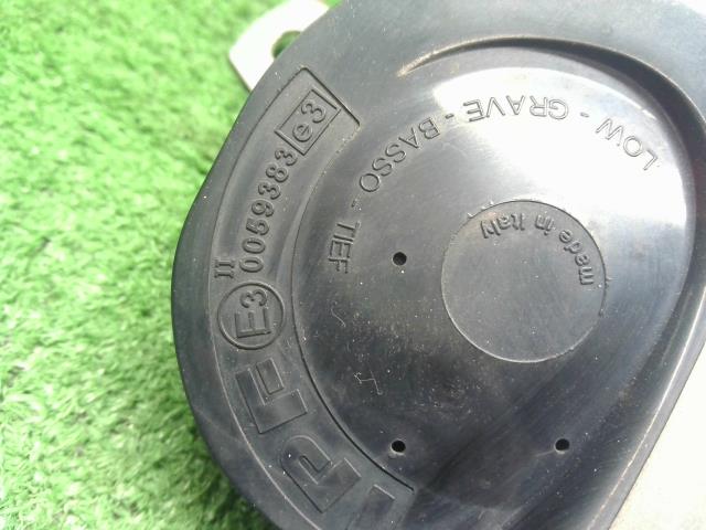 【中古】ワゴンＲ　外し　ＳＵＺＵＫＩ ＳＰＯＲＴ　 ホーン　 IPF　 自社品番250725 Z7T