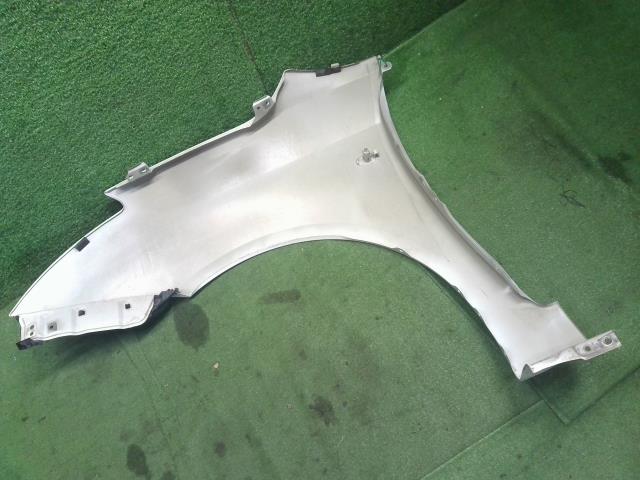 【中古】スイフト DBA-ZC71S 右　フロント　フェンダー  自社品番733 Z7T