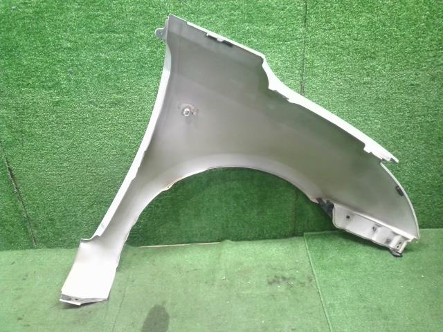【中古】スイフト DBA-ZC71S 左　フロント　フェンダー  自社品番733 Z7T