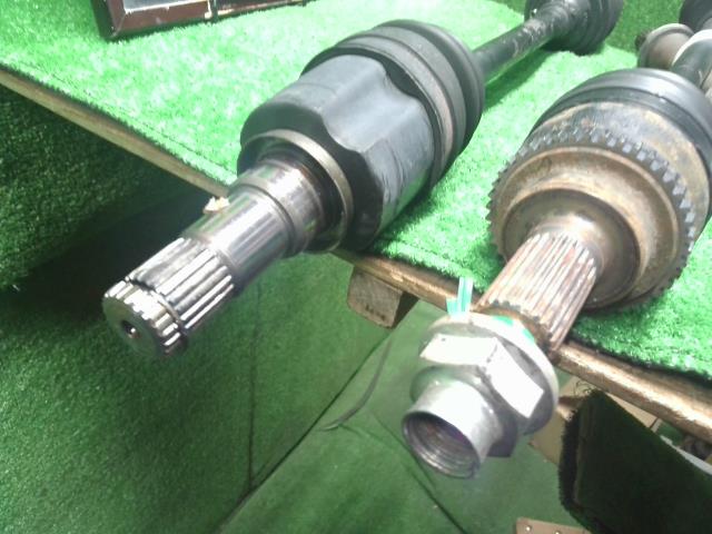 【中古】スイフト DBA-ZC71S 左　フロント　ドライブシャフト  自社品番733 Z7T