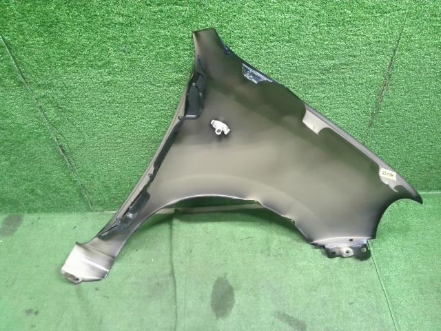 【中古】アルト 3BA-HA37S 左　フロント　フェンダー  自社品番250736 ZJ3