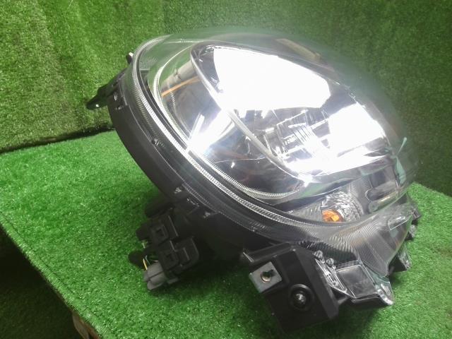【中古】アルト 3BA-HA37S 右ヘッドランプ　ヘッドライト  自社品番250736 ZJ3