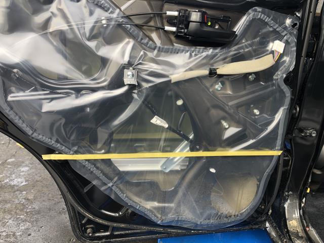 【中古】アルト 3BA-HA37S 左　リア　ドア　  自社品番250736 ZJ3