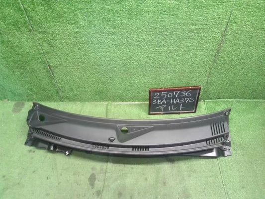 【中古】アルト 3BA-HA37S カウルトップパネル  自社品番250736 ZJ3