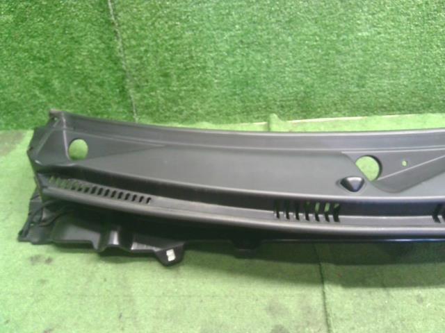 【中古】アルト 3BA-HA37S カウルトップパネル  自社品番250736 ZJ3