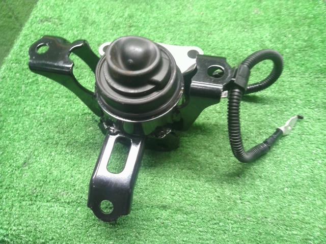 【中古】アルト 3BA-HA37S エンジンマウント  自社品番250736 ZJ3