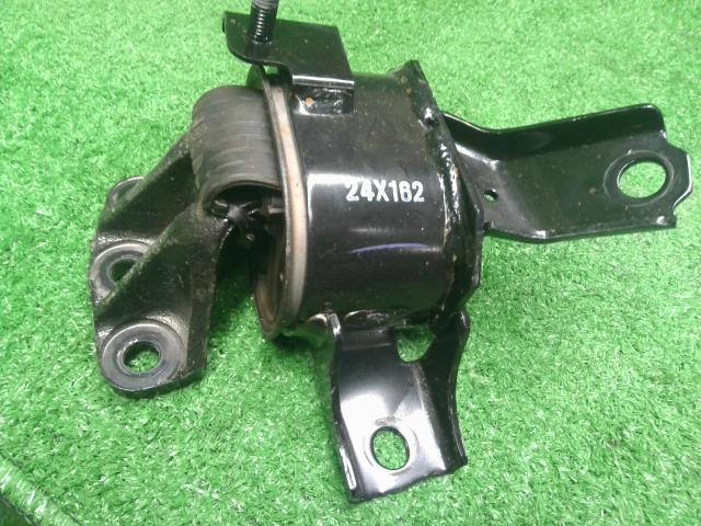 【中古】アルト 3BA-HA37S エンジンマウント  自社品番250736 ZJ3