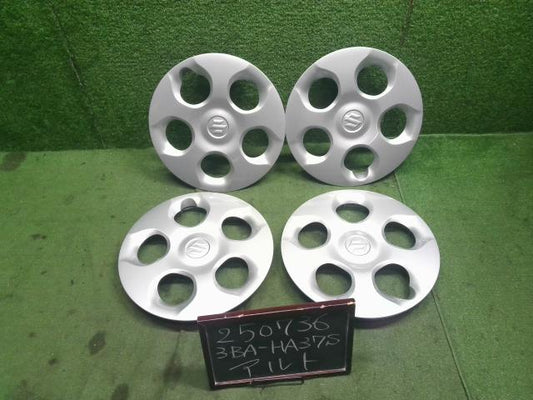 【中古】アルト 3BA-HA37S　14インチ用　 ホイールキャップ　1台分  自社品番250736 ZJ3