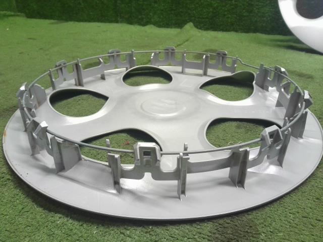 【中古】アルト 3BA-HA37S　14インチ用　 ホイールキャップ　1台分  自社品番250736 ZJ3