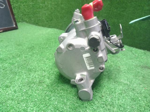 【中古】アルト 3BA-HA37S Ａ／Ｃコンプレッサー  自社品番250736 ZJ3