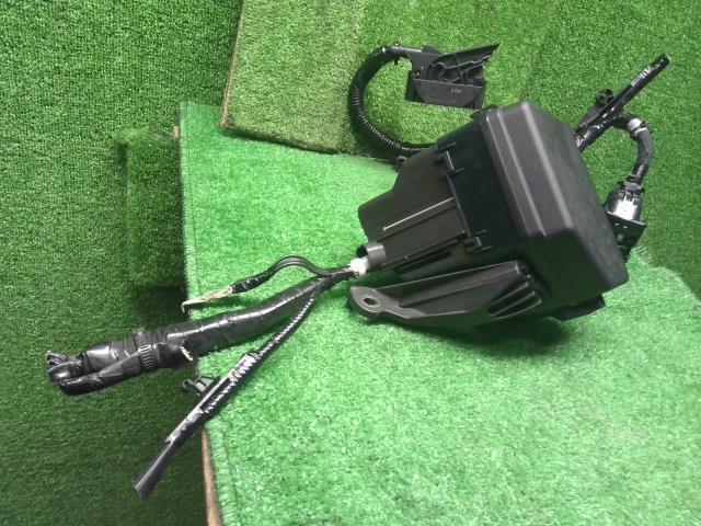 【中古】アルト 3BA-HA37S ヒューズボックス  自社品番250736 ZJ3