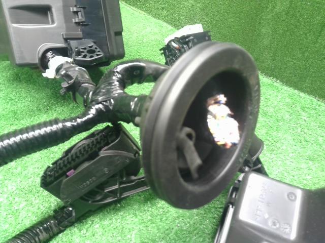 【中古】アルト 3BA-HA37S ヒューズボックス  自社品番250736 ZJ3