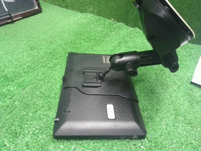 【中古】社外　カーナビゲーション　ポータブルＹＵＰＩＴＥＲＵ　YPB741　フィット DBA-GE6  自社品番250748 Y66P