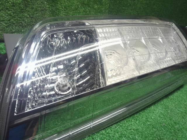 【中古】Ｎ－ＷＧＮ DBA-JH1 右テールランプ 33500-T6G-N01 自社品番250749 YR586P