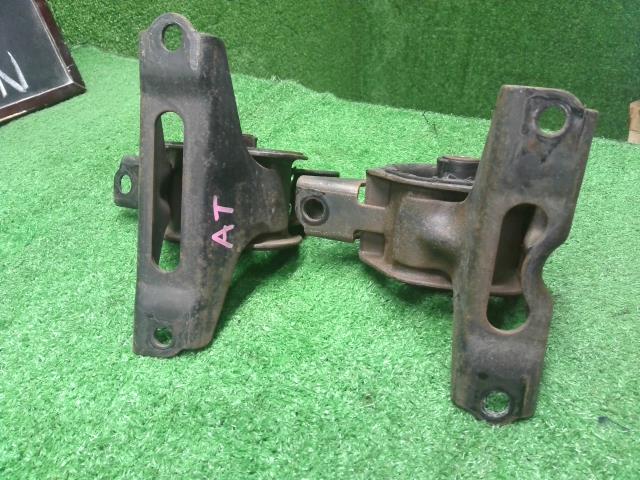 【中古】Ｎ－ＷＧＮ DBA-JH1 エンジンマウント 50850-TY0-010 自社品番250749 YR586P