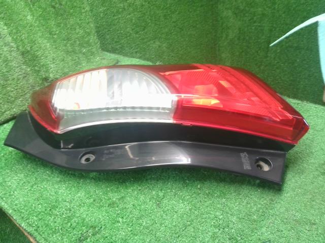 【中古】アルト DBA-HA25S 右テールランプ  自社品番250754 ZJ3