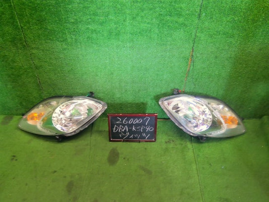 【中古】ヴィッツ DBA-KSP90 ヘッドランプ左右セット 81110-52A10 自社品番260007 9AE