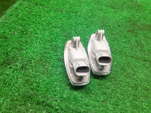 【中古】ムーヴキャンバス DBA-LA810S サイドマーカー　ランプ　左右セット 81730-B2140 自社品番260028 XE7