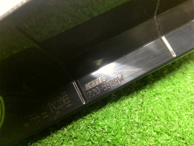 【中古】ハスラー 5AA-MR92S 左テールランプ 35670-59S00 自社品番260037 ZYW