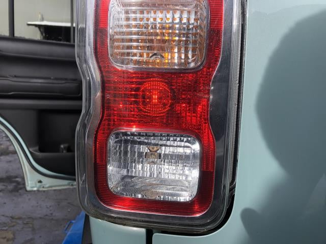 【中古】ハスラー 5AA-MR92S 左テールランプ 35670-59S00 自社品番260037 ZYW