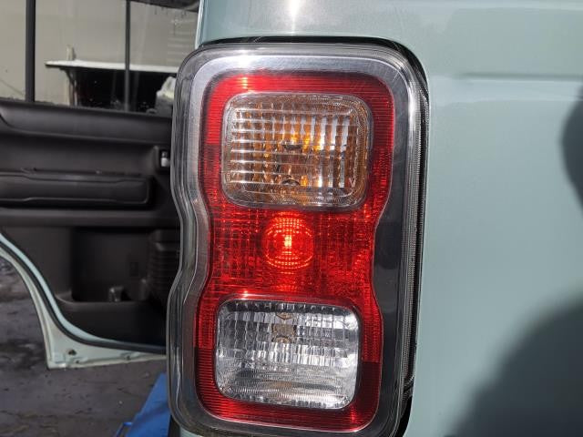 【中古】ハスラー 5AA-MR92S 左テールランプ 35670-59S00 自社品番260037 ZYW