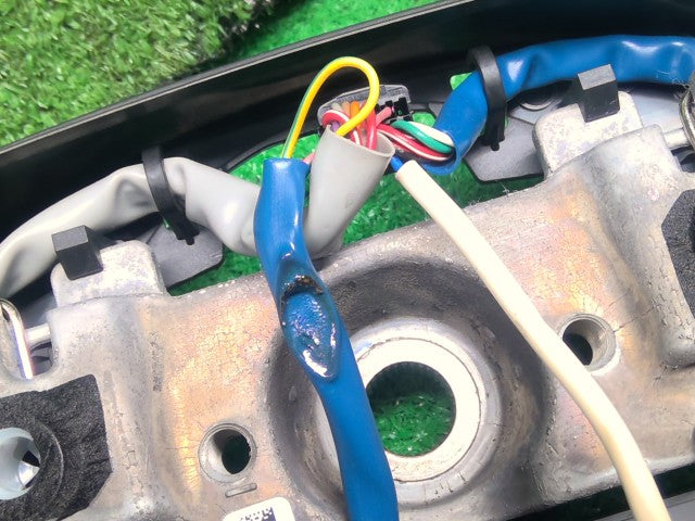 【中古】ハスラー 5AA-MR92S ステアリングホイール 48110-59SE1-GJL 自社品番260037 ZYW