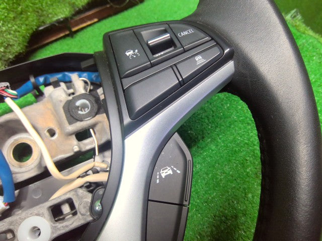 【中古】ハスラー 5AA-MR92S ステアリングホイール 48110-59SE1-GJL 自社品番260037 ZYW