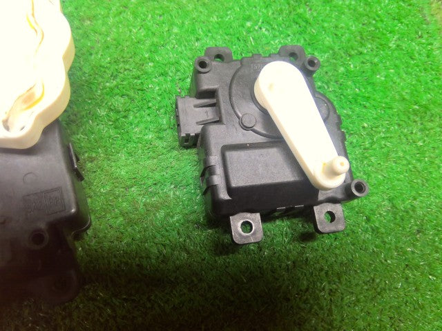 【中古】Ｎ－ＢＯＸ DBA-JF1 その他　ＡＣ　サーボモーター　セット　 79160-TY0-941 自社品番260075 NH850