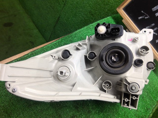 【中古】アルト DBA-HA35S 左ヘッドランプＡＳＳＹ 35320-64L01 自社品番260104 26U