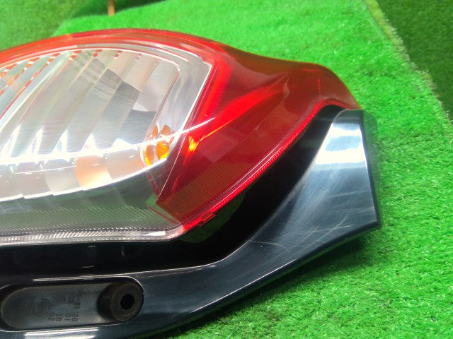 【中古】アルト DBA-HA35S 左テールランプ 35670-64L10 自社品番260104 26U