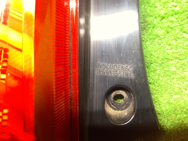 【中古】アルト DBA-HA35S 左テールランプ 35670-64L10 自社品番260104 26U