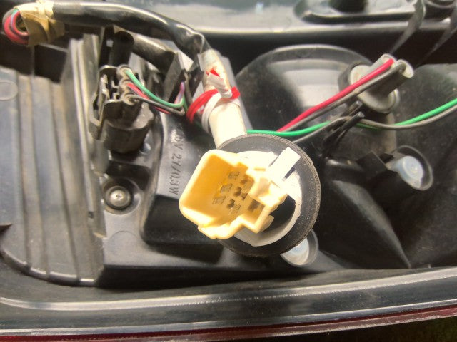 【中古】アルト DBA-HA35S 左テールランプ 35670-64L10 自社品番260104 26U