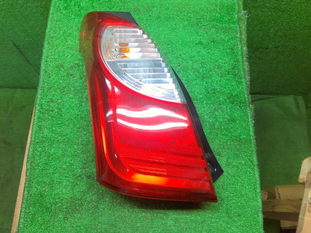 【中古】アルト DBA-HA35S 左テールランプ 35670-64L10 自社品番260104 26U