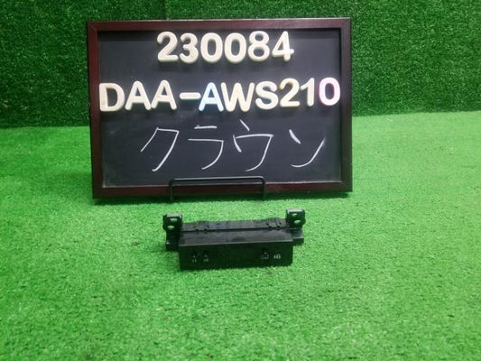 クラウン DAA-AWS210 時計  自社品番230084