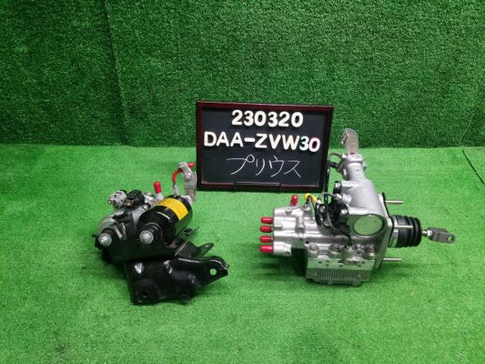 プリウス DAA-ZVW30 ABSアクチュエーター ブレーキマスター　ブラケット付47070-47060 自社品番23
