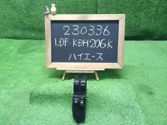 ハイエース LDF-KDH206K パワーウインドウスイッチ 84820-26220 自社品番230336